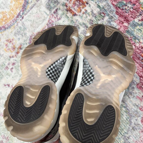 Nike Air Jordan 11 Neapolitan - Picture 5 of 11